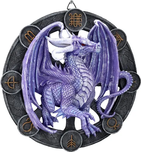 Wandrelief Drache Ostara von Anne Stokes - Figuren Shop GmbH - Entdecke das beeindruckende Wandrelief Drache Ostara, das jedem Raum einen mystischen Flair verleiht. Ideal für Kunstliebhaber und Sammler.