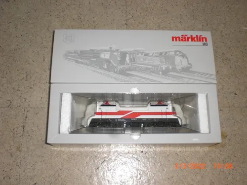 Märklin 37486 Elektrolokomotive Baureihe 143 „Weißen Lady“      NEU/OVP