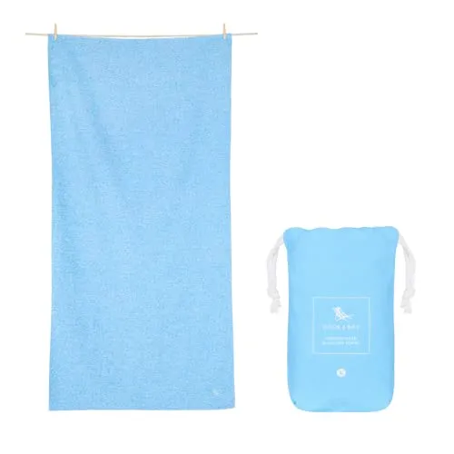 Dock & Bay LTD c/o Handtücher Fitness-Handtuch XL Lagoon Blue 200x90cm - Das Dock & Bay Fitness-Handtuch in Lagoon Blue bietet mit 200 x 90 cm extra viel Platz und Komfort. Dank hochwertiger Mikrofaser ist es saugfähig, schnelltrocknend und ideal für Fitness, Yoga oder Reisen.