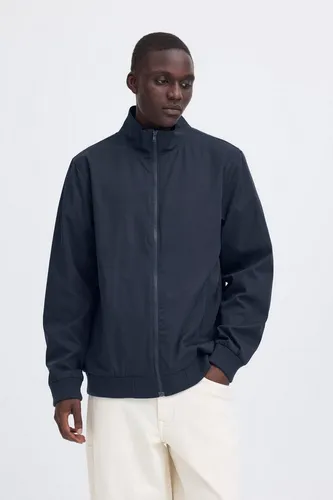 Blend Outdoorjacke BHEfi Modische Übergangsjacke blau XXXL (60) - Stylische Übergangsjacke aus 100% Polyester in Salute, ideal für den Alltag. Mit praktischem Reißverschluss und Eingrifftaschen, perfekt für wechselhaftes Wetter.