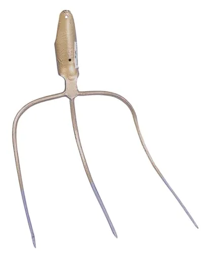 Streugabel mit Federtülle - Handgeschmiedet und Hochwertig - Gartenwerkzeuge - Diese handgeschmiedete Streugabel aus hochwertigem Stahl mit 3 Zinken und Federtülle bietet Langlebigkeit und Effizienz für Stall- und Hofbedarf.