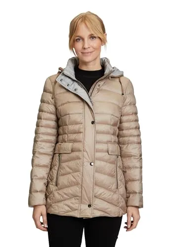 Gil Bret Damen Steppjacke 9371/6265 - Funktionsjacke mit Kunstdaunenfüllung, abnehmbarer Kapuze und Reißverschlusstaschen für stilvollen Stauraum. Ideal für modische und praktische Outfits.