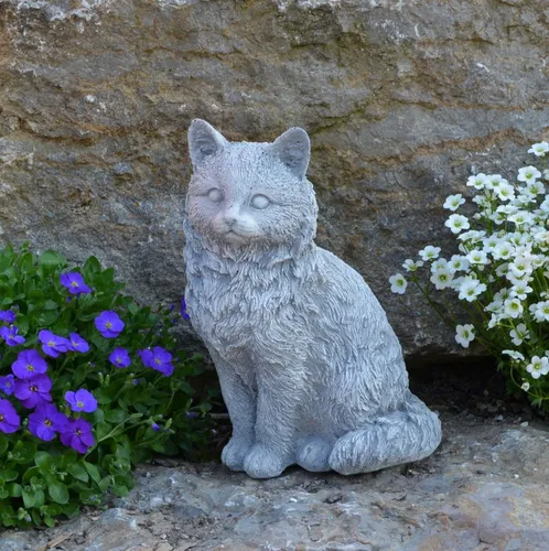 gartendekoparadies.de Gartenfigur Niedliche Katze - Figuren: Detailreiche Gartenfigur mit frostsicherem Material, ideal zur Verschönerung von Garten, Terrasse oder Balkon.