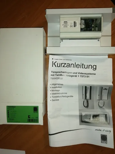Ritto 17573 01 TwinBus Netzgerät - Versorgt TwinBus-Anlagen mit bis zu 90 Teilnehmern, mit manipulationssicherem Türöffneranschluss und einstellbarer Schaltzeit
