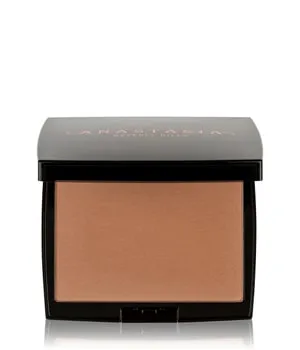 ANASTASIA Beverly Hills Powder Bronzer Saddle - Bronzingpuder für Gesicht und Körper mit flexibler Deckkraft und natürlichem mattes Finish. Ideal für helle bis mittlere Hauttöne, sorgt für einen universellen Bräunungseffekt.