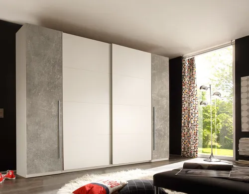 Schwebetürenschrank Grau Beton 315cm – Moderner Kleiderschrank - 4-türiger Schwebetürenschrank mit Einlegeboden und Kleiderstange. Ideal für stilvolle Schlafzimmer und optimalen Stauraum. Maße: 315cm Breite, modernes Design in grauem Beton.