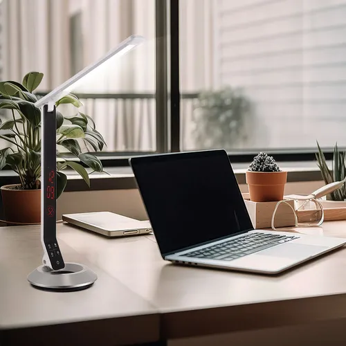 LED Tischleuchte mit Touchdimmer und Uhr – Silber ALU, 75 cm - Tischleuchte aus Aluminium in Silber mit Touchdimmer und integrierter Uhr. Genießen Sie angenehmes, blendfreies Licht und senken Sie Ihre Stromkosten dank energieeffizienter LED-Technologie.