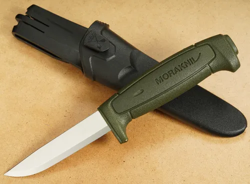 Mora Messer Morakniv Basic 511 MG - Vielseitiges Outdoormesser - Taschenmesser mit 9,1 cm Klinge aus Kohlenstoffstahl, ideal für Schnitz- und Gebrauchsmesser. Ergonomischer Griff für komfortable Handhabung, perfekt für Outdoor-Abenteuer.