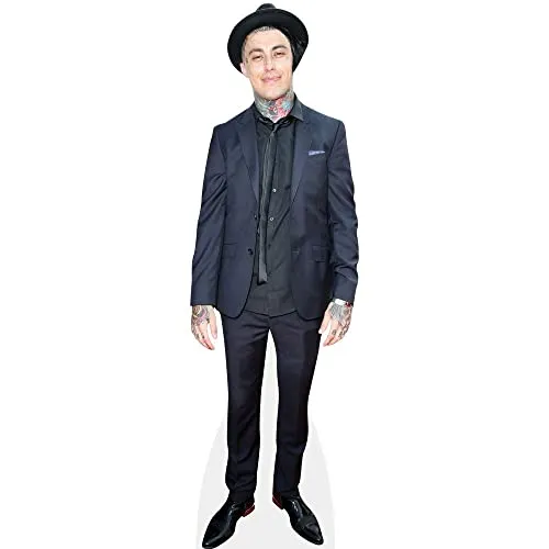 Ronnie Radke (Black Outfit) Pappaufsteller lebensgross von Celebrity Cutouts