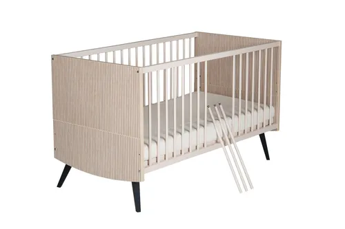 Kombibett 70x140 Babybett Kinderbett Lattenrost Schardt Smile - Vielseitiges Kombibett mit einer Liegefläche von 70x140 cm. Ideal für das Wachstum Ihres Kindes, mit stabiler Bauweise für langanhaltenden Einsatz. Perfekt für jedes Kinderzimmer!  Die Materialien sind hochwertig und sicher verarbeitet.  

