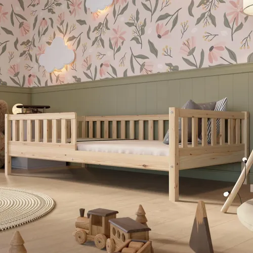 Crazy Pine Kinderbett 140x200 cm – Montessori Bodenbett mit Rausfallschutz - Kleinkindbett mit 31,5 cm hohem Rausfallschutz aus nachhaltigem Kiefernholz. Ideal für ein sicheres und gemütliches Schlafumfeld, perfekt für kleine Entdecker.