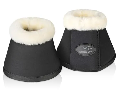 Equinate Hufglocken Furlyn mit synthetischem Lammfell S Schwarz - Gamaschen & Schützer für Pferde, robuste Neopren-Hufglocken mit stoßdämpfendem Schutz und optimaler Passform für höchsten Komfort beim Training und Turnieren.