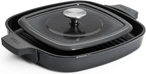 Woll Iron Grillpfanne viereckig 28x28 cm mit Rillen und Steakpresse - Pfannen: Perfekte Steakzubereitung mit hoher Wärmespeicherung und antihaftender, kratzfester Emaille für zarte, saftige Gerichte. Geeignet für alle Herdarten und backofenfest bis 250°C.