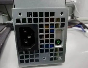 Dell 200W PWR SPLY (5TVM5) - Effiziente Stromversorgung - Sonstige Elektroinstallationsartikel mit 200W Leistung, energieeffizient und ideal für Dell Systeme.