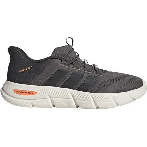 ADIDAS Herren Freizeitschuhe CLOUDFOAM FLEX RAPIDFIT - Der Cloudfoam Flex Rapidfit Schuh überzeugt durch Flexibilität und hohen Tragekomfort. Dank der HandsFree-Step-In-Technologie ist er ideal für unterwegs und sorgt mit atmungsaktivem Mesh-Obermaterial für ein angenehmes Fußklima.