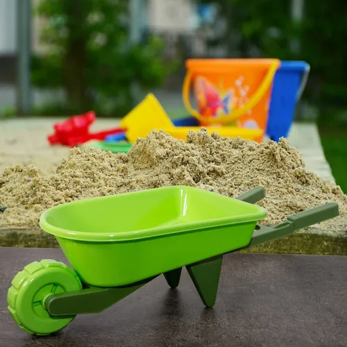Kinderschubkarre in Grün, Gartenschubkarre aus Kunststoff, Schubkarre