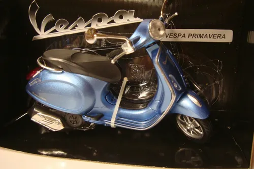 VESPA Primavera blaumetalic New Ray 1:12