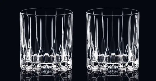 Riedel Drink Specific Neat Whiskey Glas 2 Stck - Gläser für Whisky-Liebhaber, spülmaschinenfest und mit Rezepten für perfekte Cocktails. Genießen Sie stilvolle Abende zu zweit!