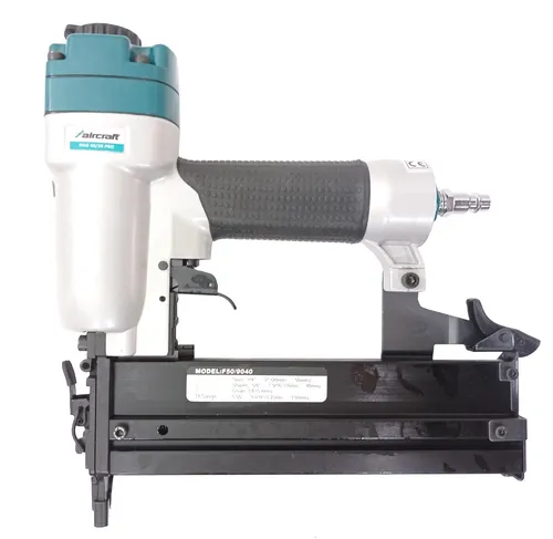 Aircraft Nagel-Klammergerät NKG 40/50 PRO - Druckluft-Nagler für präzises Tackern, leichtes Design mit nur 1,6 kg - ideal für Heimwerker und Profi-Installateure.