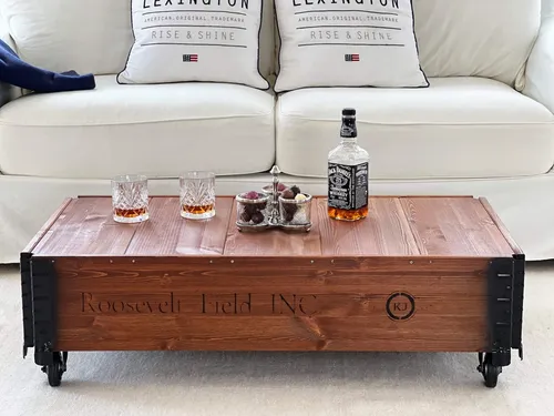 Vintage Couchtisch aus massivem Holz mit Schubladen - Eleganter Couchtisch im Vintage-Stil, gefertigt aus massivem Holz. Ideal für das Wohnzimmer, bietet er reichlich Stauraum mit mehr als 5 Schubladen und ist sofort einsatzbereit.