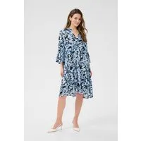 Kleid KAhera A-shape blau multi - Elegantes A-shape Kleid in Über-Knie-Länge, ideal für jeden Anlass. Hergestellt aus 100% Viskose (LENZING™ ECOVERO™) für angenehmen Tragekomfort. Pflegeleicht: Schonwäsche bei 30°, nicht bleichen.
