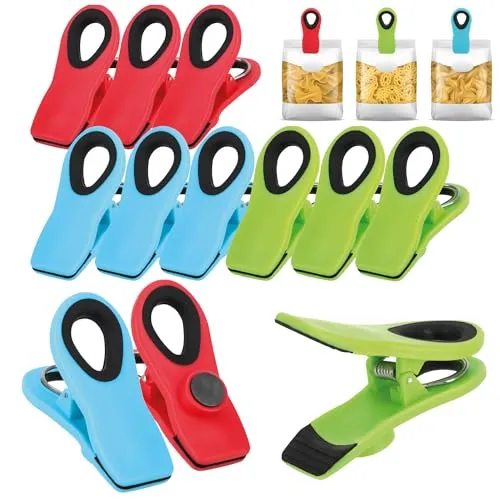 com-four® 12x Verschlussklammern für Tüten - Tüten-Clips zum Verschließen und Frischhalten - Beutelclips aus Kunststoff - Verschlussklemmen mit kleinem Magnet (12 Stück - grün + blau + rot)