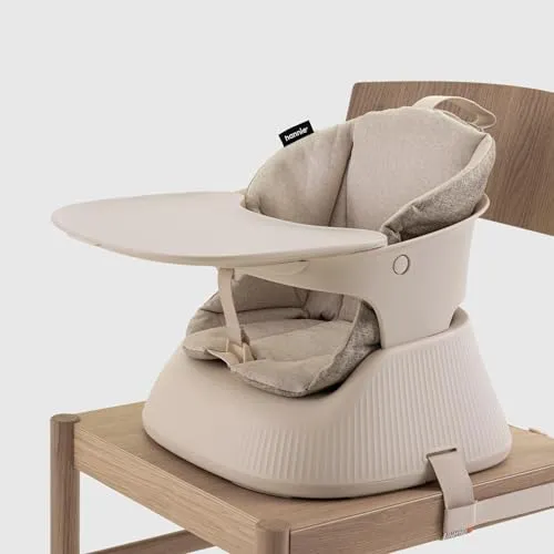 Hannie Hochstuhl White Sand - Hochstuhl für Kinder von 6 Monaten bis 5 Jahren, schnell montierbar und perfekt für unterwegs. Mit wendbarem Kissen und spülmaschinengeeignetem Tablett für einfache Reinigung.