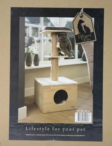 Designed by Lotte Kamina