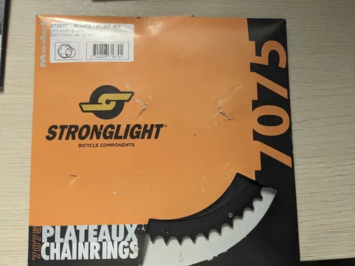 Stronglight Kettenblatt 7075 - 52 Zähne Schwarz - Kettenblatt für universelle Fahrräder, aus leichtem Aluminium mit 52 Zähnen und 110 mm Lochabstand, ideal für optimale Kraftübertragung und Leistung.