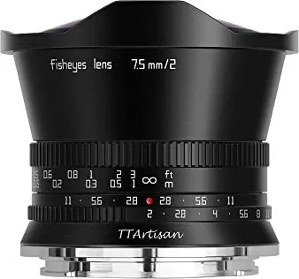 TTArtisan 2/7.5mm Black Fisheye für M4/3 - Objektiv für M4/3 Kameras mit 180° Sichtfeld, ideal für kreative Weitwinkelaufnahmen und beeindruckende Effekte.