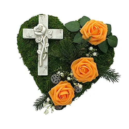 Grabgesteck Moosherz mit Rosen und Kreuz - Frische Gestecke & Kränze, handgearbeitetes Moosherz mit Rosen und 3D Kreuz, wetterfest und einzigartig.