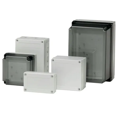 Fibox PCM 200/150G Universal-Gehäuse - Robustes Gehäuse aus schlagfestem Polycarbonat, ideal für anspruchsvolle Anwendungen. Selbstverlöschend, UV-stabilisiert und mit Schutzart IP 66/IP 67 für optimale Sicherheit.