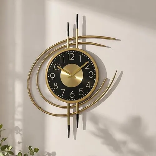 K&L Wall Art Aluminium Wanduhr - Leise Metalluhr in Schwarz und Gold - Große Wanduhr (41x54 cm) aus hochwertigem Aluminium, ideal für Wohnzimmer und Büro. Mit leise tickendem Quarzwerk und eleganten goldenen Zeigern setzt sie stilvolle Akzente in jedem Raum. Perfekte Geschenkidee!