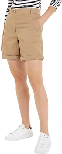 Tommy Hilfiger Damen Chino Shorts Kurz, Beige - Bequemer Klassiker - Damen-Shorts aus hochwertigem Better-Cotton, ideal für den Sommer. Hoher Tragekomfort und optimale Passform dank Stretchanteil, perfekt für jeden Anlass.