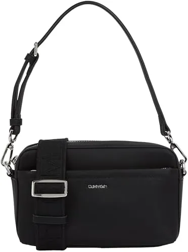 Calvin Klein Must Schultertasche 21.5 cm - Elegant in Schwarz - Umhängetaschen mit stilvollem Design und hochwertigem Material, ideal für jeden Anlass und perfektes Accessoire für modebewusste Frauen.
