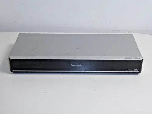Panasonic DMR-BCT755 Blu-ray Recorder / 500GB HDD, DEFEKT zeigt Please Wait