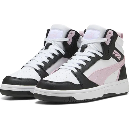 Puma Rebound v6 Sneaker in puma white-rose mauve-puma black (38) - Sneaker für Basketball, Freizeit und Alltag mit umweltfreundlichem Obermaterial aus 20% recycelten Materialien und SOFTFOAM+ Innensohle für optimalen Komfort.
