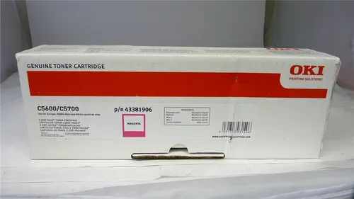 OKI 43381906 Toner magenta, 2.000 Seiten - Tonerkassetten für OKI C 5600, original und zuverlässig, liefert bis zu 2.000 Seiten brillante Ausdrucke in hochwertigem Magenta.