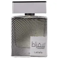 Lattafa Suqraat Eau de Parfum für Herren 100 ml - Unisex Duft, der klassische Eleganz mit modernem Flair verbindet. Erfrischende Kopfnoten aus Bergamotte und Ingwer, blumige Herznoten und eine warme Basis aus Moschus und Sandelholz für ein unvergessliches Dufterlebnis.
