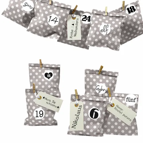 DIY Adventskalender Bescherung taupe Punkt Papiertueten flach Ziffern schwarz