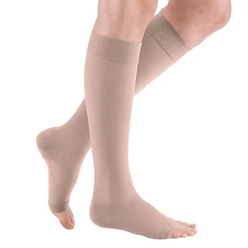 MEDI Strumpfhose mediven plus CCL2 AD Kompressionsstrümpfe - Sportsocken mit optimaler Kompression, ideal zur Unterstützung bei Venenproblemen, aus atmungsaktivem Material für hohen Tragekomfort.