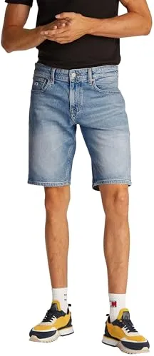 Tommy Jeans Herren Jeans Shorts Scanton Slim Fit, Blau (Denim Light) - Herren-Shorts mit hohem Tragekomfort, ideal für den Sommer. Das lässige Design und die Kombination aus regenerativer und recycelter Baumwolle machen diese Shorts zum stylischen Must-Have.