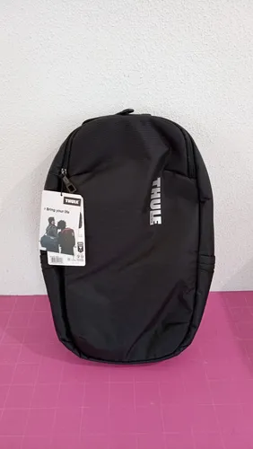 Thule Subterra Backpack 23L Black (TSLB315) - Rucksack für unisex mit 23L Volumen, aus strapazierfähigem Nylon und ideal für Reisen und den täglichen Gebrauch.