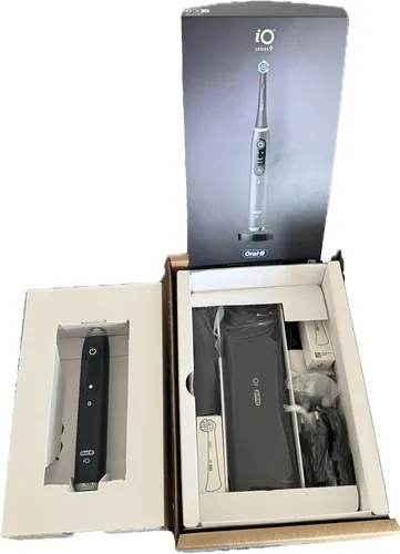 Oral-B iO Series 10 Plus Edition Elektrische Zahnbürste – Black mit Smart-Display