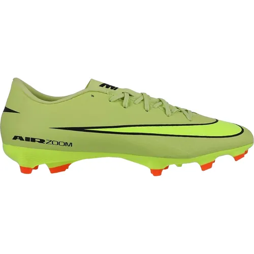 Nike Performance Fußballschuh gelb 45,5 EU - Leistungsstarker Fußballschuh in Gelb, Größe 45,5 EU. Ideal für Naturrasen, mit robustem Obermaterial für optimalen Halt und Komfort beim Spiel.