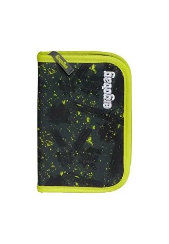 ergobag Federmäppchen Pencil Case MähdreschBär olivgrün - Federmäppchen mit 22 Teilen, inklusive 17 Stiften, ideal für die Schule. Hergestellt aus robustem, wasserabweisendem Polyester und recyceltem PET für Nachhaltigkeit.