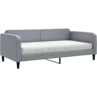 vidaXL Tagesbett mit Matratze Hellgrau 100x200 cm - Vielseitiges Tagesbett für Wohn- und Schlafzimmer: Sofa tagsüber, Bett nachts. Inkl. bequemer Schaumstoffmatratze für optimalen Komfort. Robuste Konstruktion aus Holz und Metall.