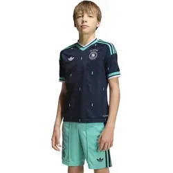 ADIDAS Kinder Trikot Deutschland 26 Kids Auswärts - Das Deutschland 26 Auswärtstrikot für Kinder vereint modernen Stil und Funktionalität. Mit Climacool-Technologie für ein angenehmes Tragegefühl, ideal für Training und Freizeit. Zeige deinen Stolz in diesem einzigartigen Design!