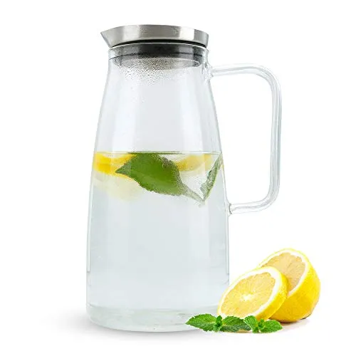 INTIRILIFE Karaffe in KLAR – 1,2l Krug aus Borosilikatglas mit Henkel und Deckel hitzebeständig geeignet für heiße und kalte Getränke, Tee, Kaffee, Wasser UVM.