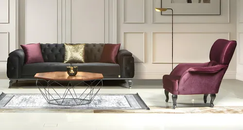 Design Sofa Couch Garnitur 3+1 Set in Lila und Schwarz - Moderne Sofa Kombination für das Wohnzimmer. 3-Sitzer und Sessel mit Chesterfield-Design, verstellbarer Rückenlehne und komfortabler Polsterung. Ideal für entspannte Stunden mit Freunden und Familie.